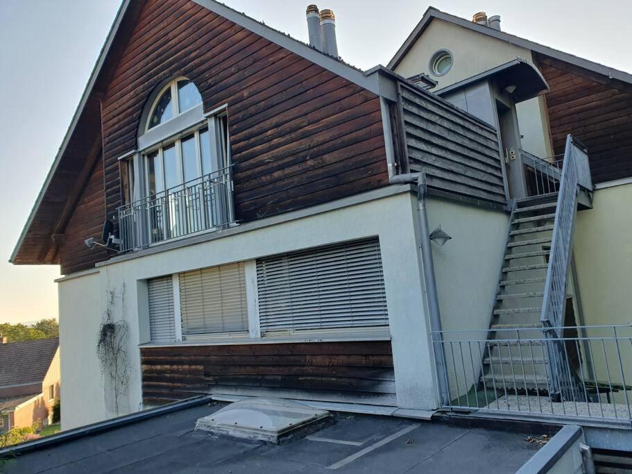 Dachwohnung In Flughafennaehe Kloten Zewnętrze zdjęcie