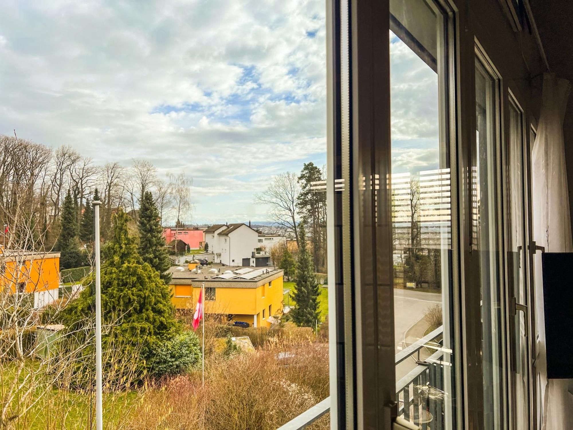 Dachwohnung In Flughafennaehe Kloten Zewnętrze zdjęcie